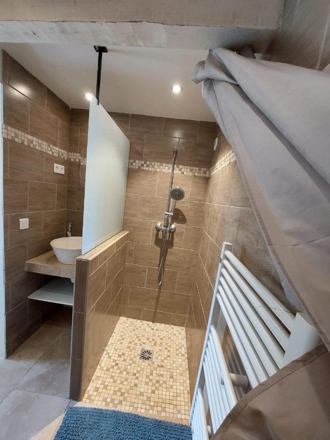Logement D'Exception Pres Du Colorado Provencal Dans Une Residence Au Calme Avec Piscine Offrant Une Vue Imprenable Sur Le Luberon Depuis Sa Terrasse Viens Zewnętrze zdjęcie
